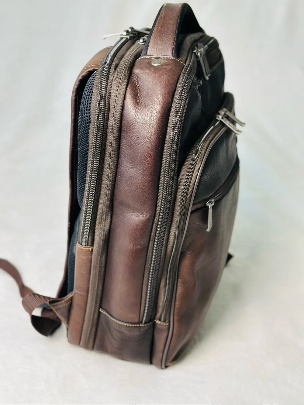 Kenneth Cole Reaction Full Grain Leather 16” Laptop Tablet Travel Backpack